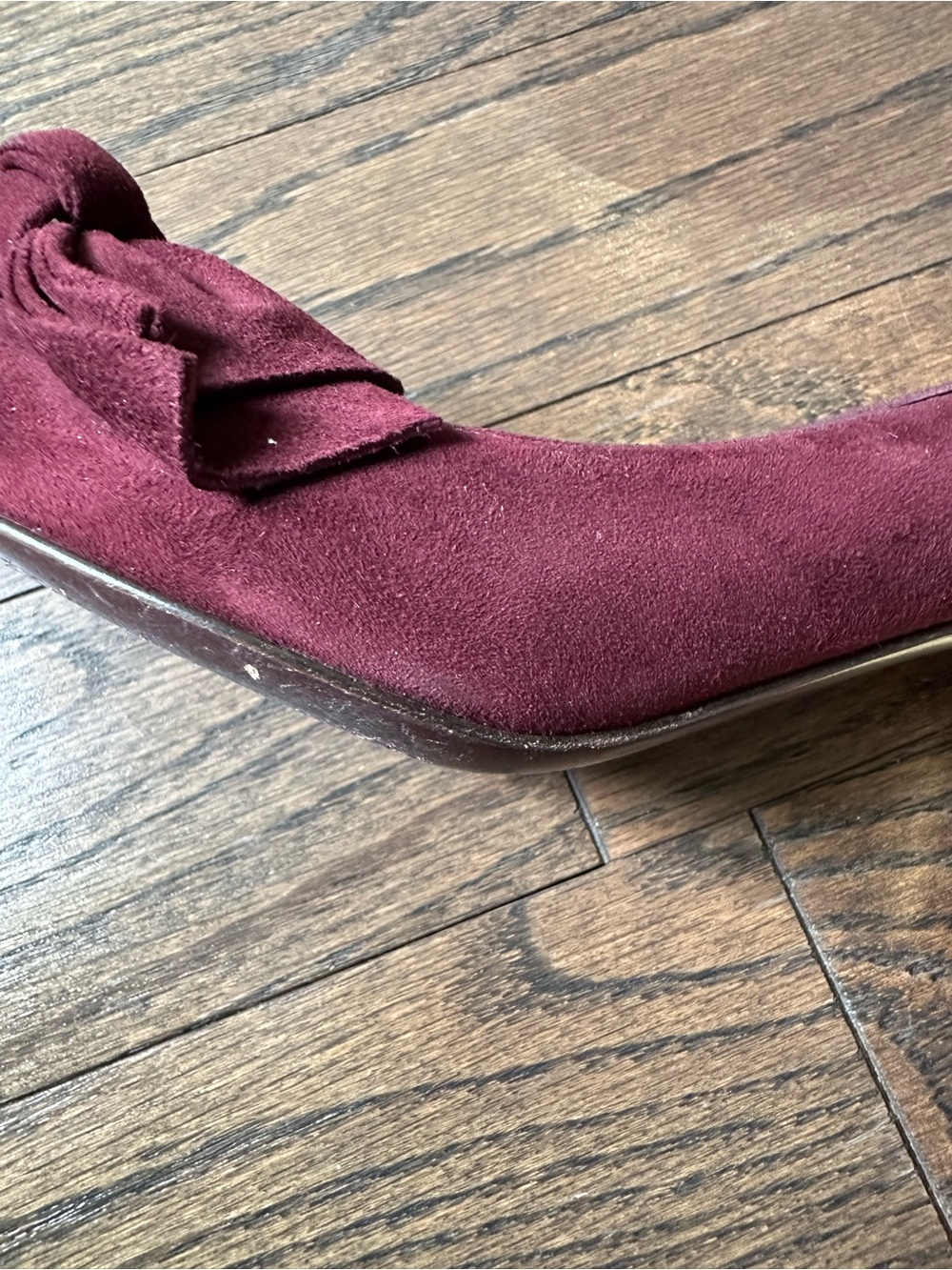 Salvatore Ferragamo Burgundy Suede Pointed-Toe Knot Pumps - Picture 5 of 11